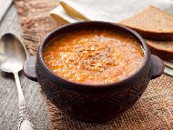 Рецепта Супа от жълта леща с домати, моркови и чесън